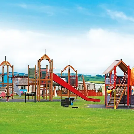 Lyons Manor House 假日公园 *